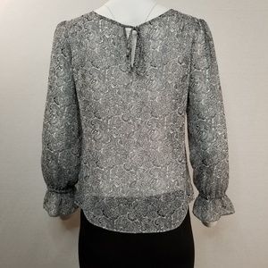 CASUAL CORNER Women's Blouse w/Tie Clouser